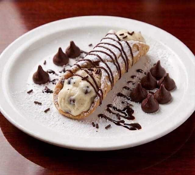 Cannoli Large.