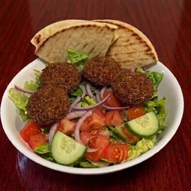 Falafel Salad 4pc.
